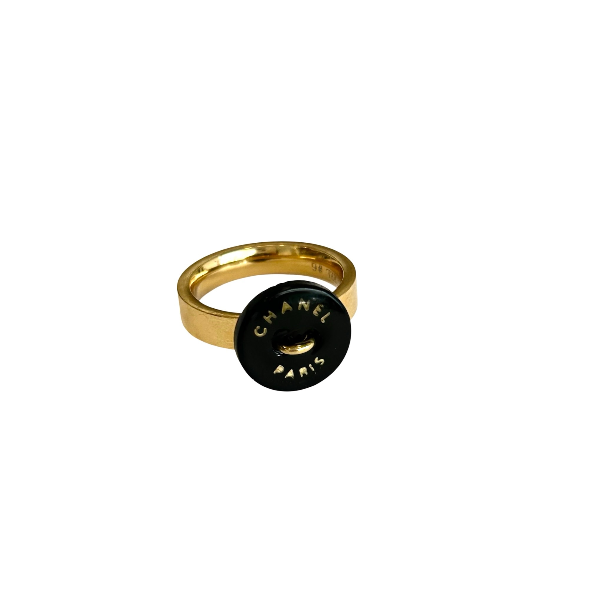 CHANEL button no.26 only one