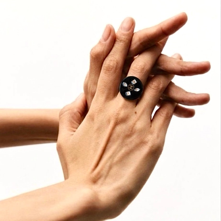 CHANEL button no.145 only one