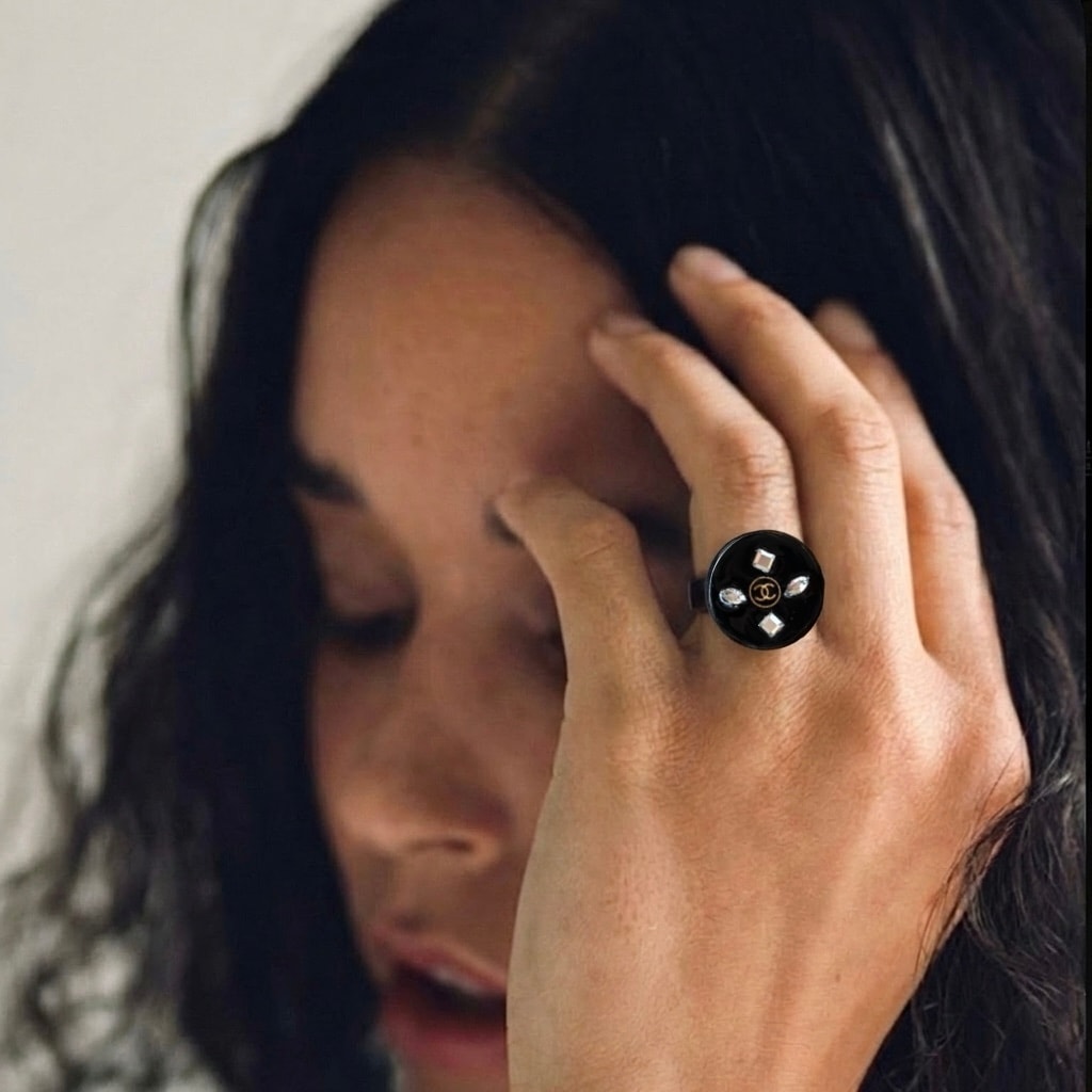 CHANEL button no.145 only one