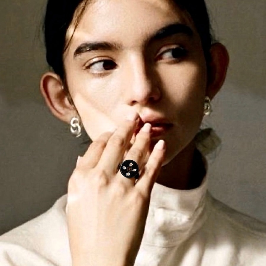 CHANEL button no.145 only one