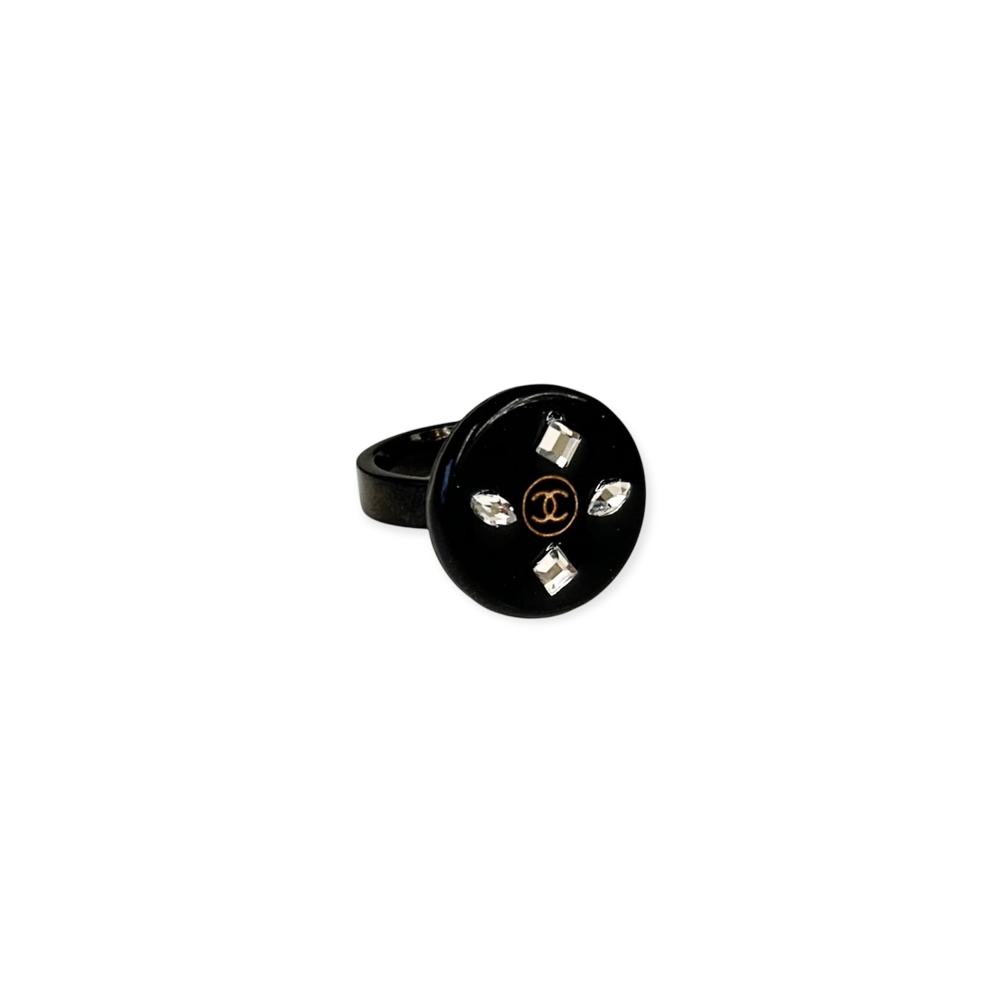 CHANEL button no.145 only one