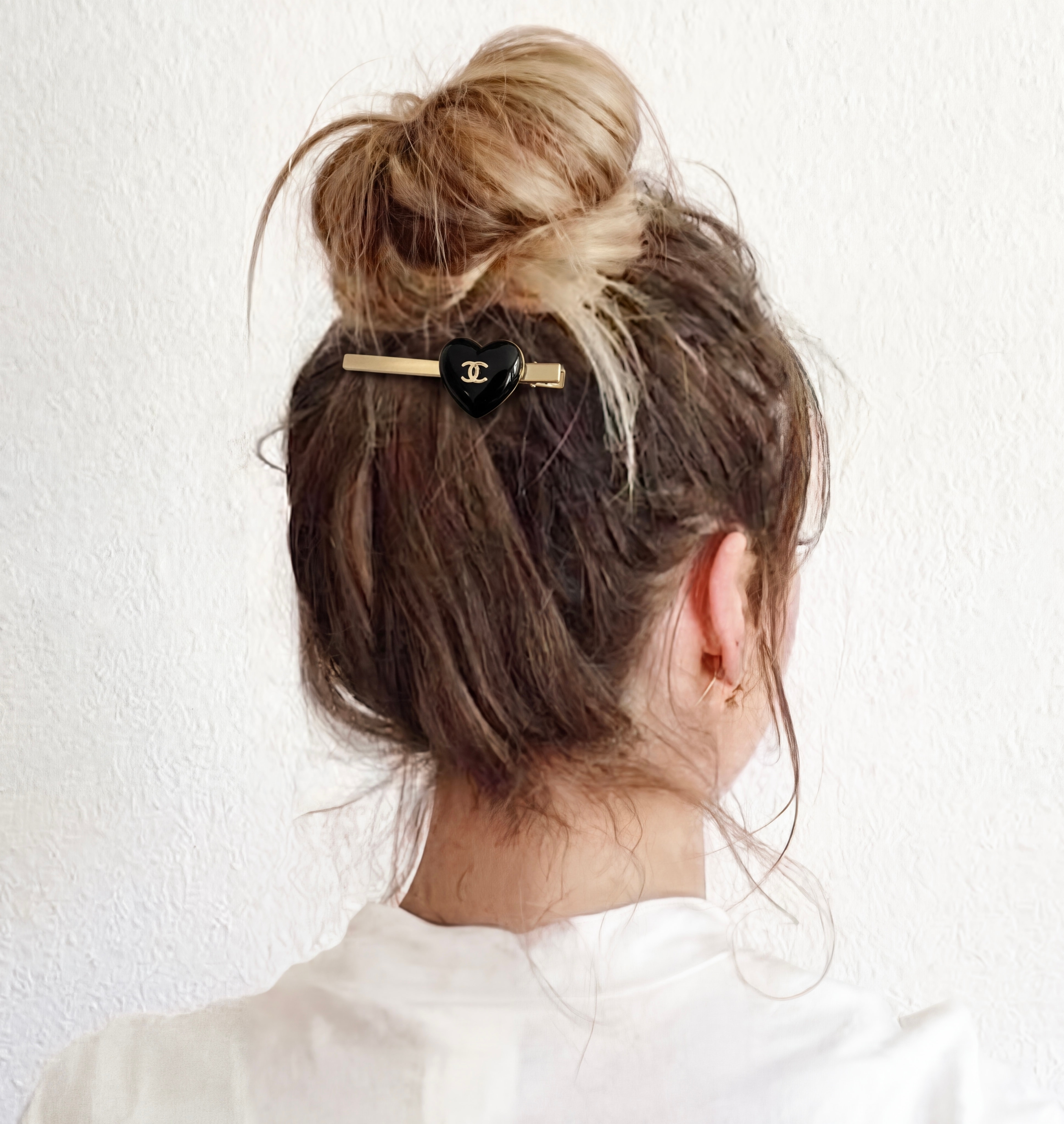 CHANEL holiday heart CC charm hair clip