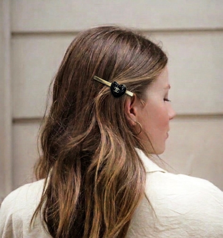 CHANEL holiday heart CC charm hair clip