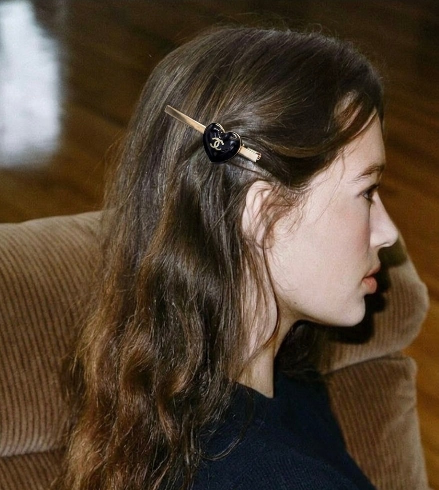 CHANEL holiday heart CC charm hair clip