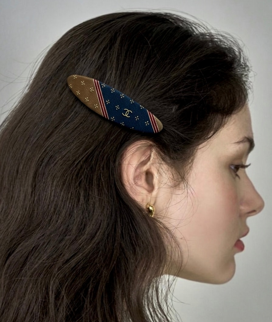 CHANEL cross & stripe oval hair clip