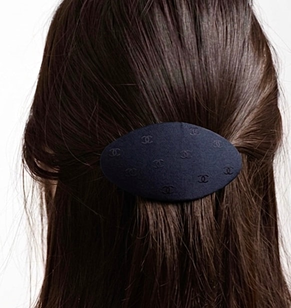 CHANEL midnight cc oval hair barrette