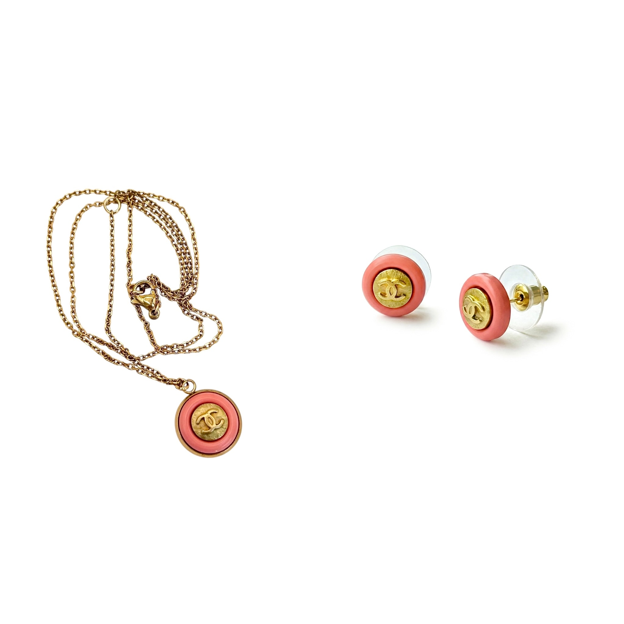 CHANEL button no.151