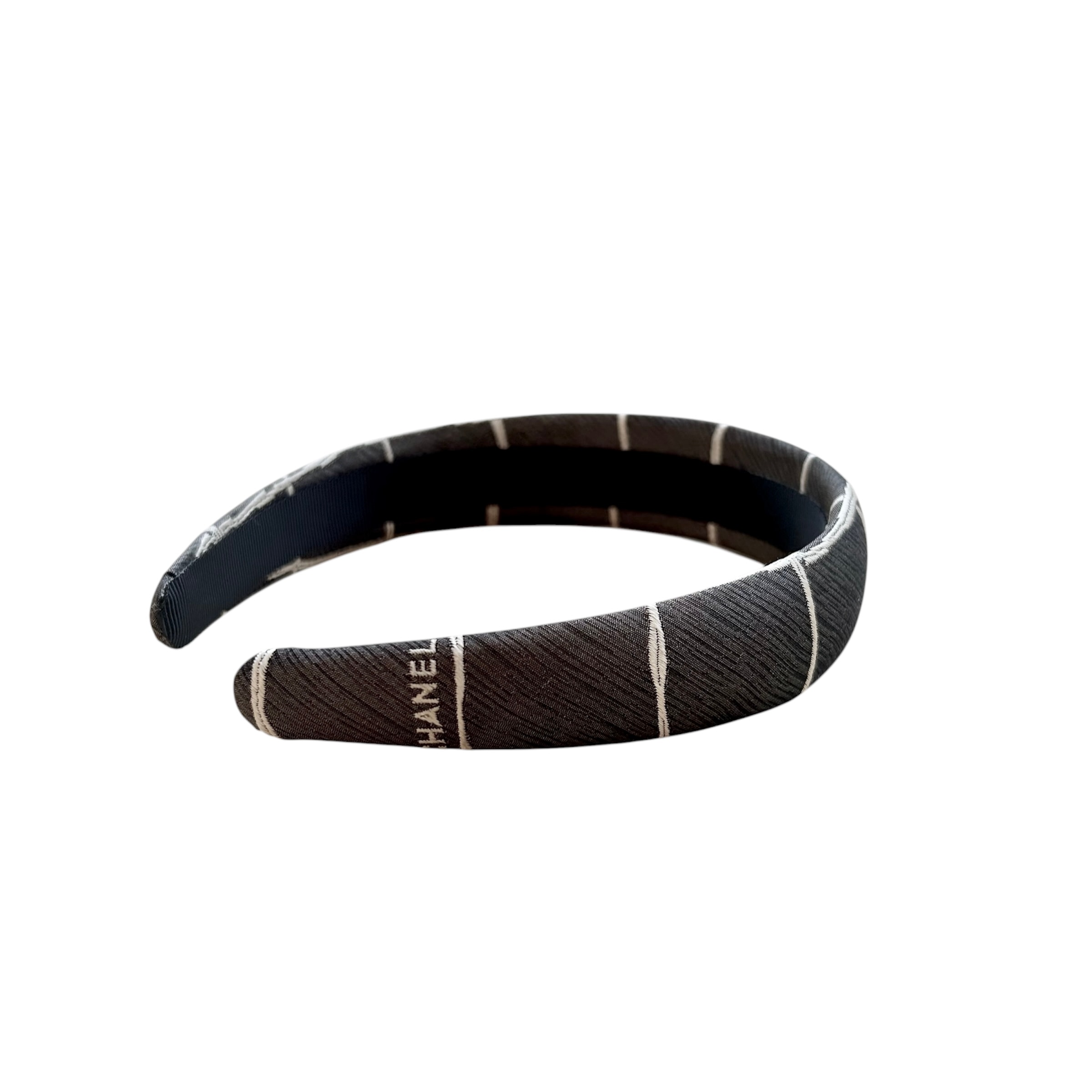 CHANEL le Blanc Smoky band