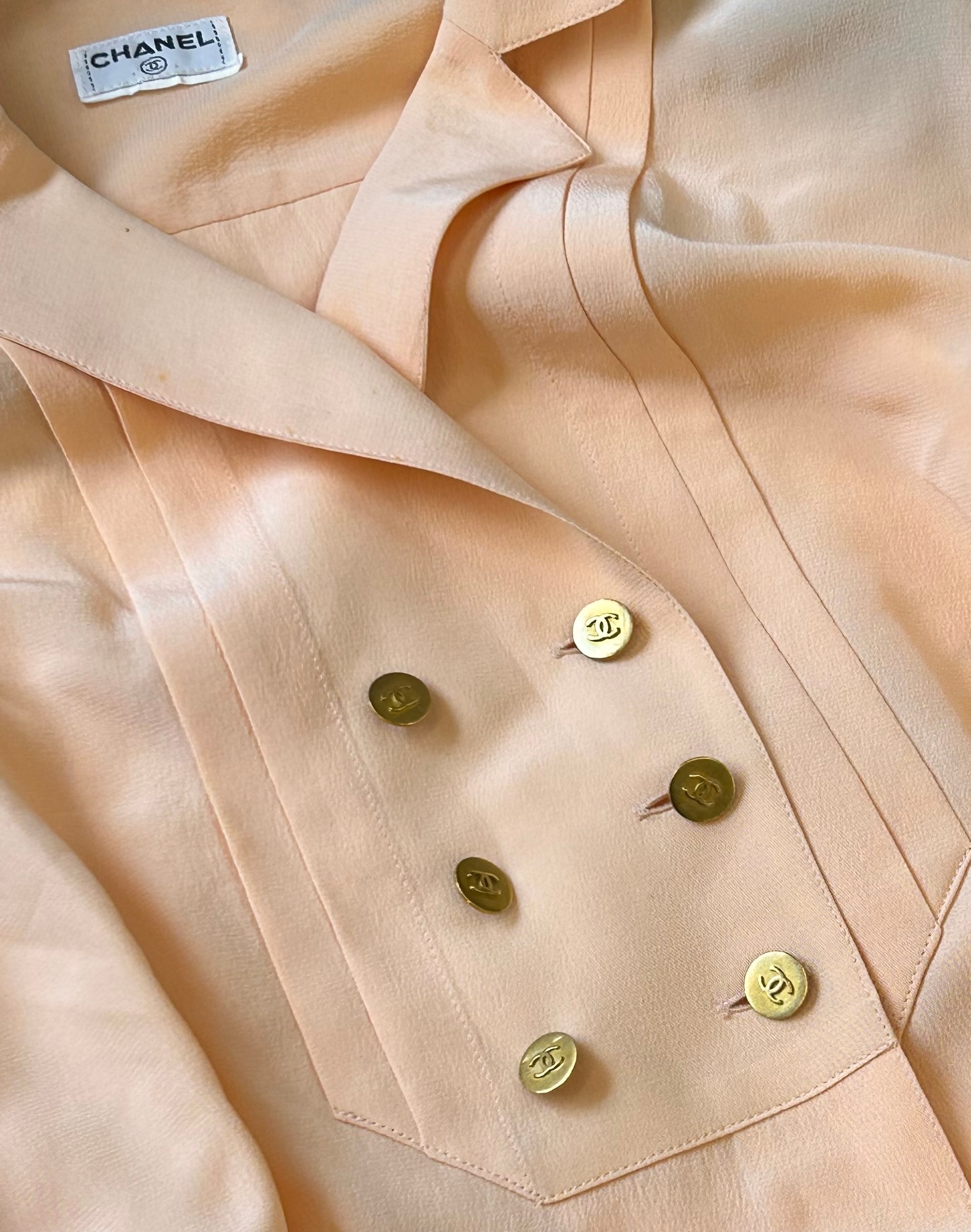 CHANEL button no.157