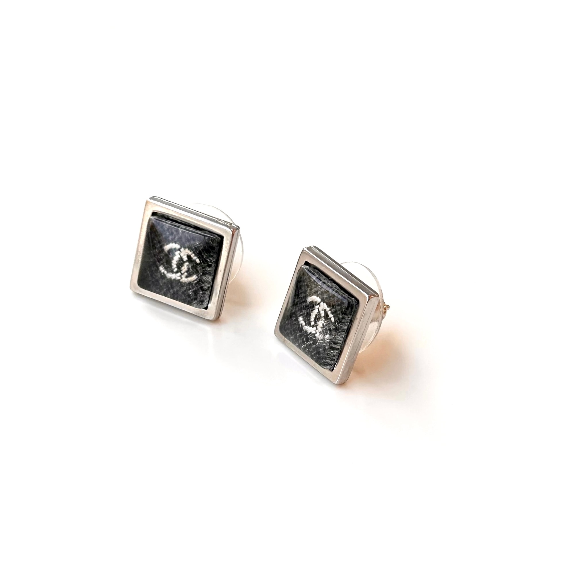 black tweed cc square earring