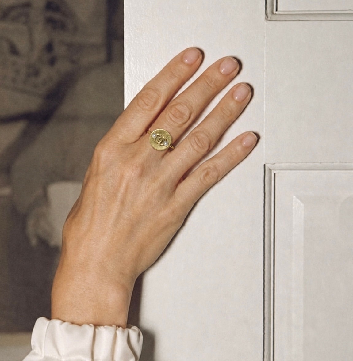 CHANEL button no.146