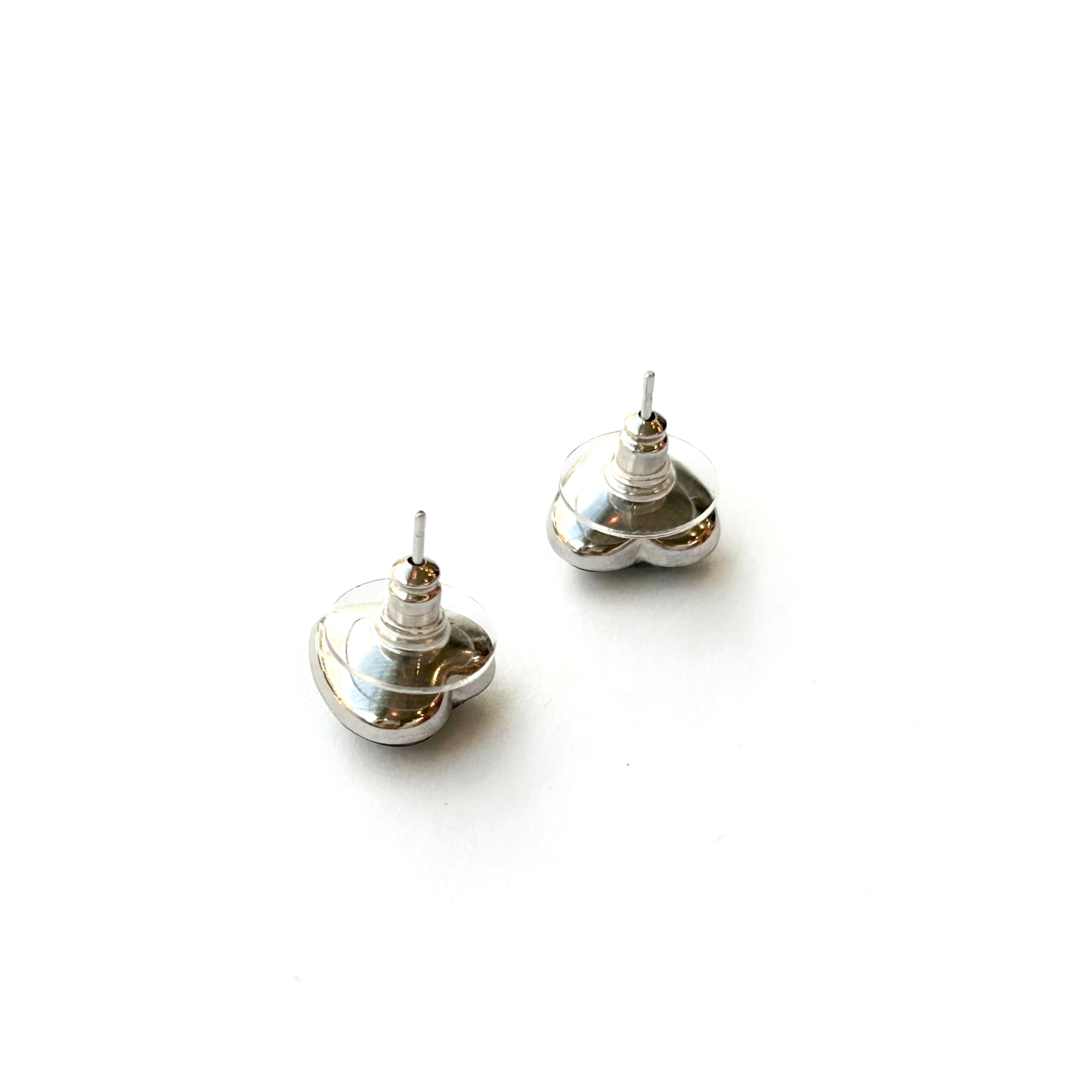 CHA-NEL Typo duo heart earring