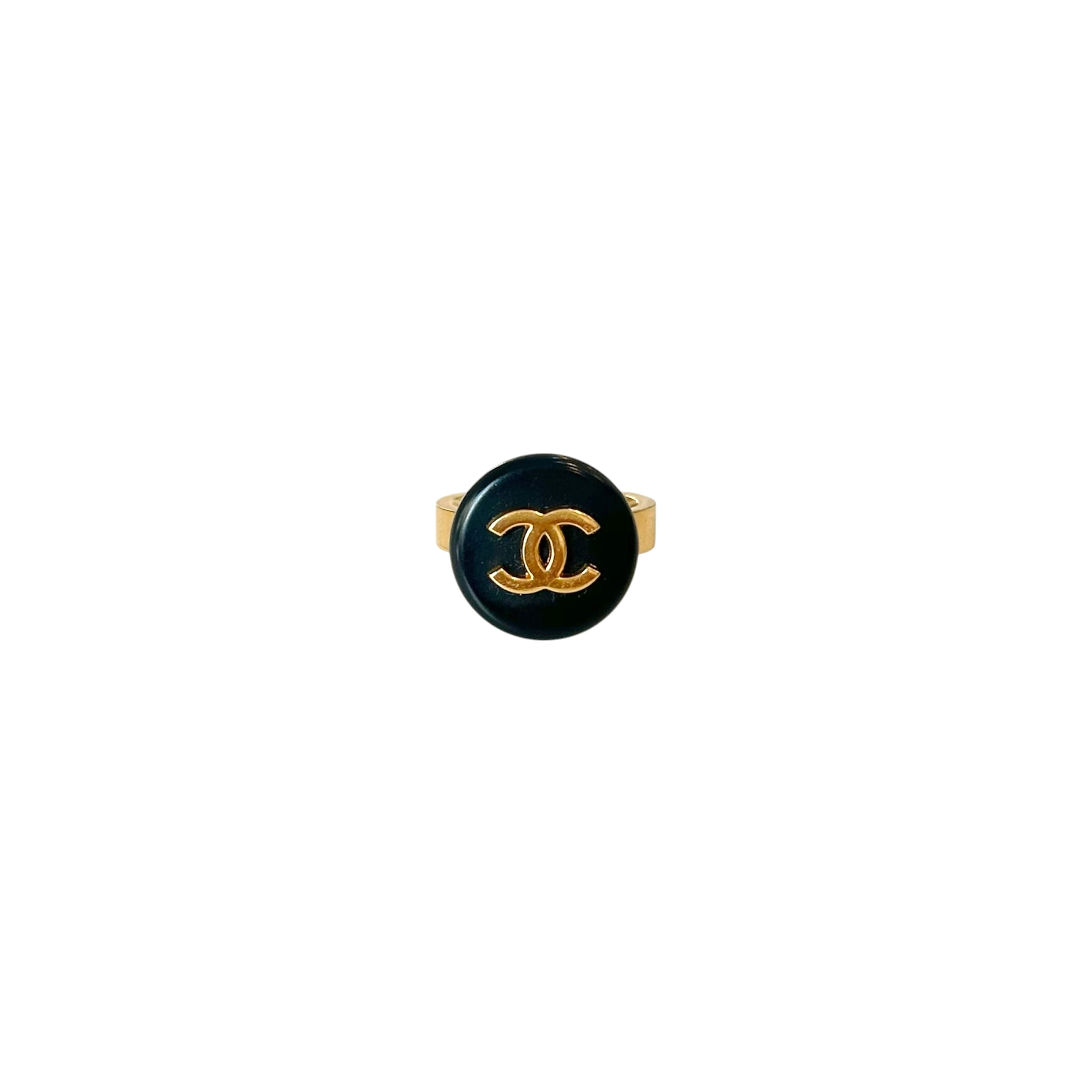 Button no.118 only one