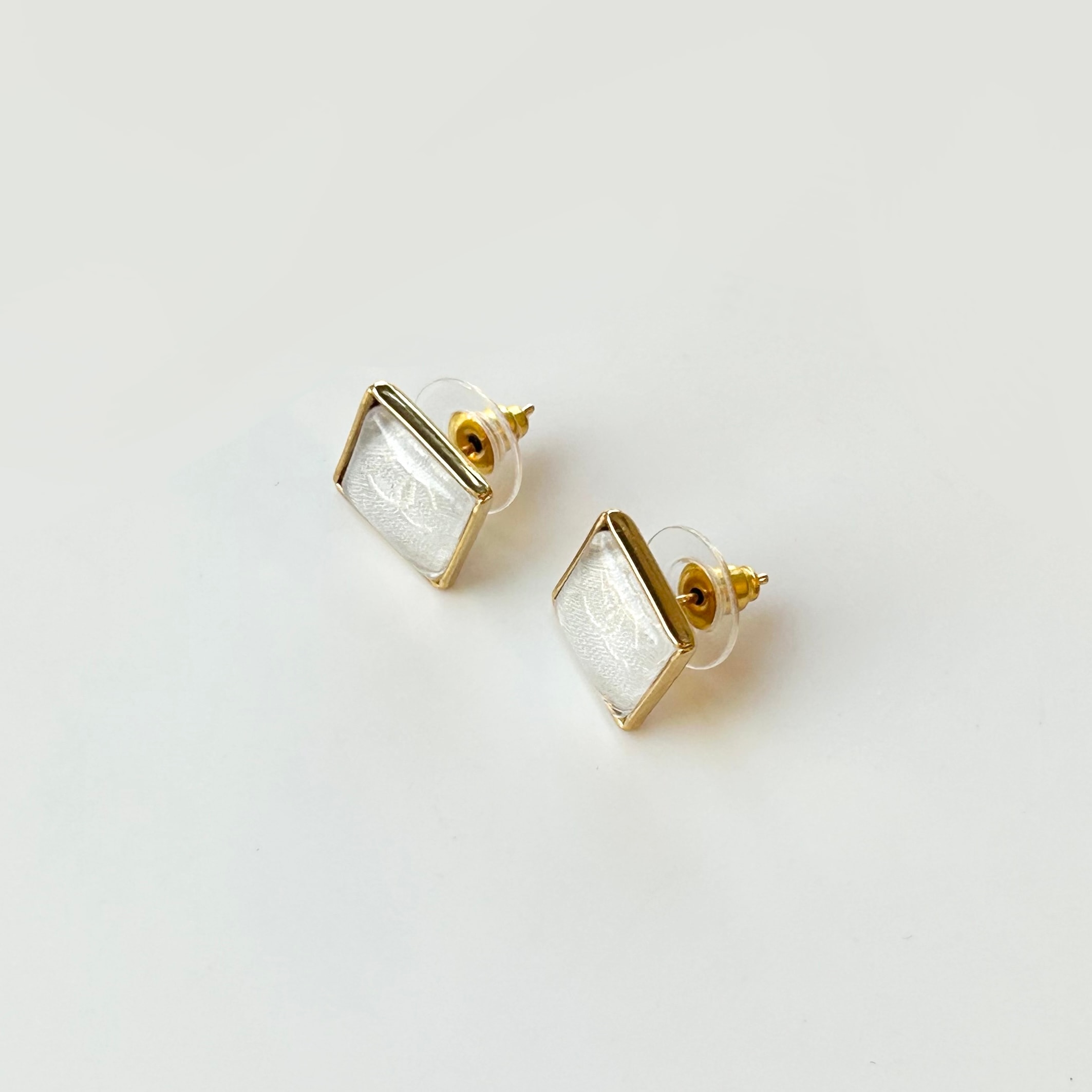 greige cc square earring