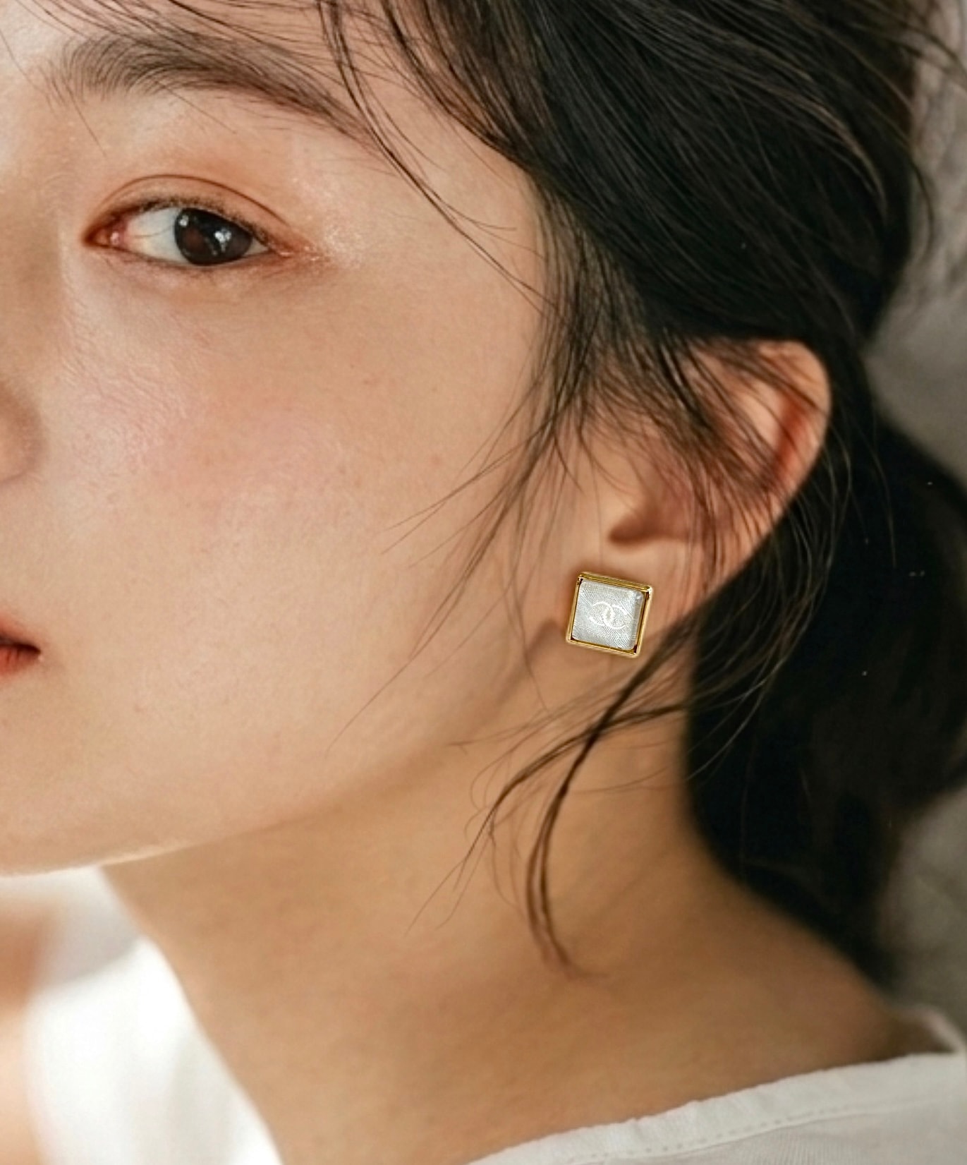 greige cc square earring