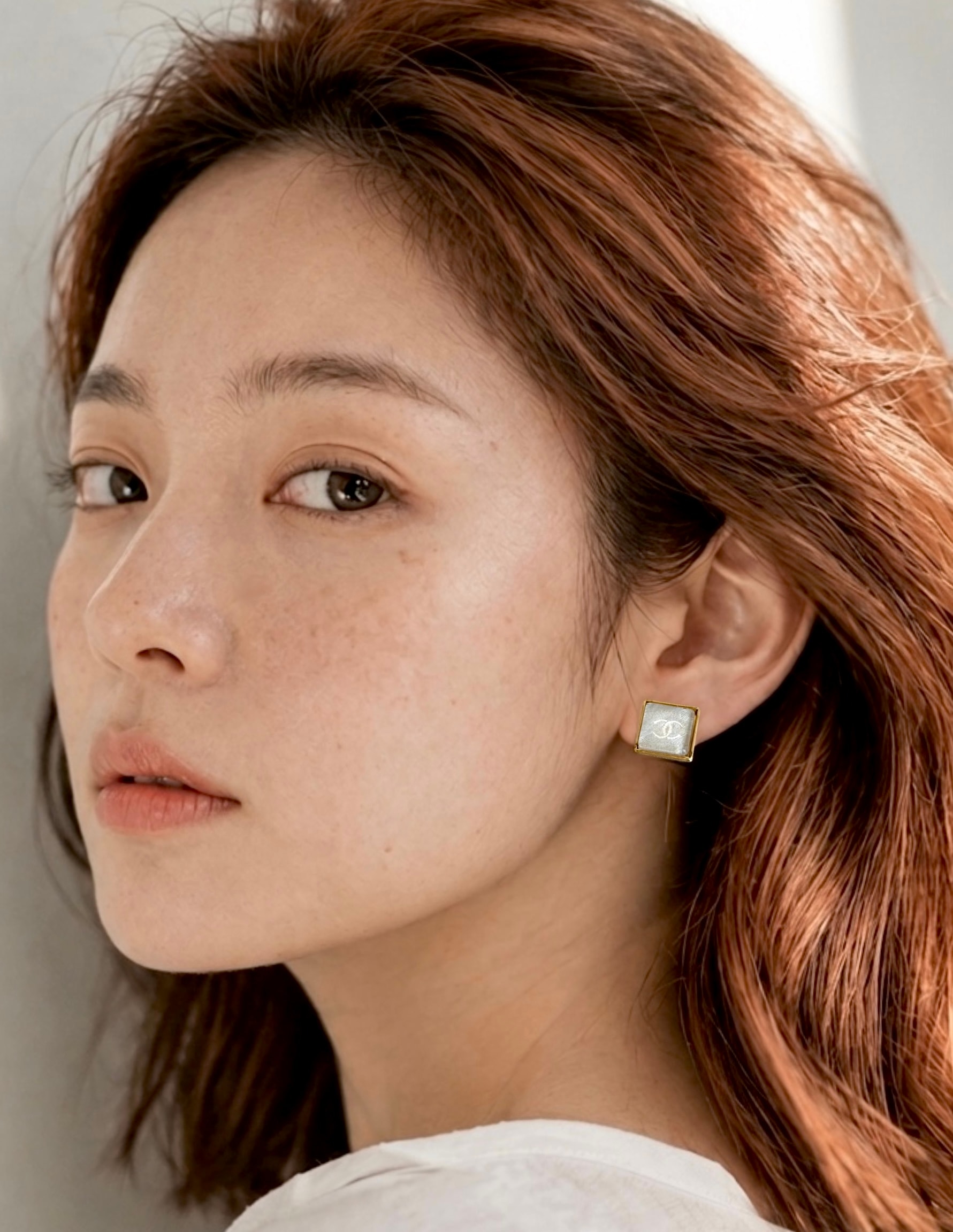 greige cc square earring