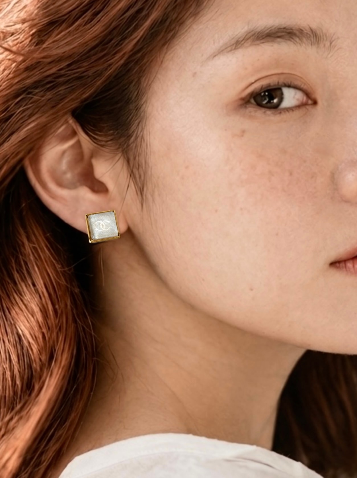 greige cc square earring