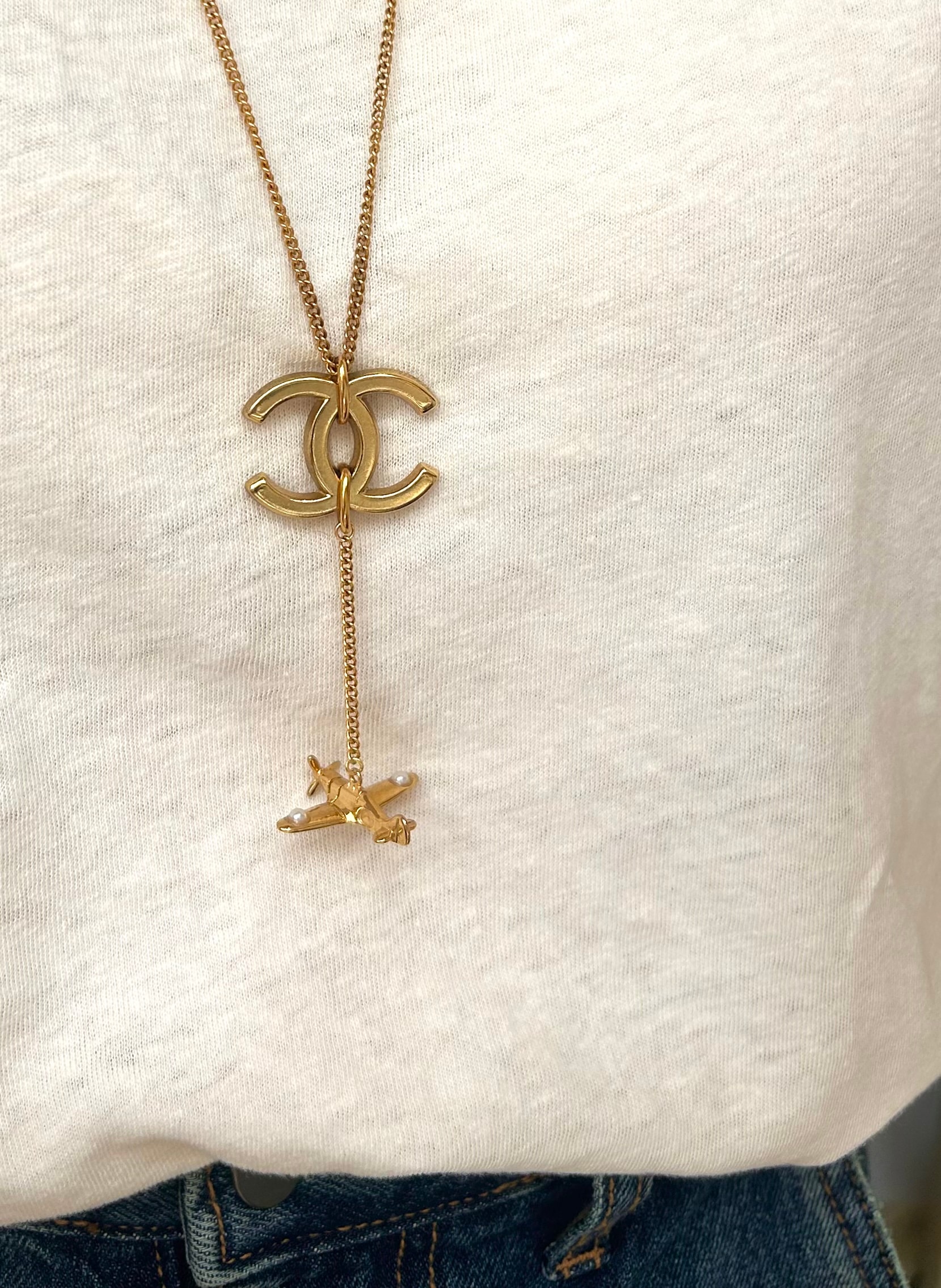 hanger CC airplane drop necklace