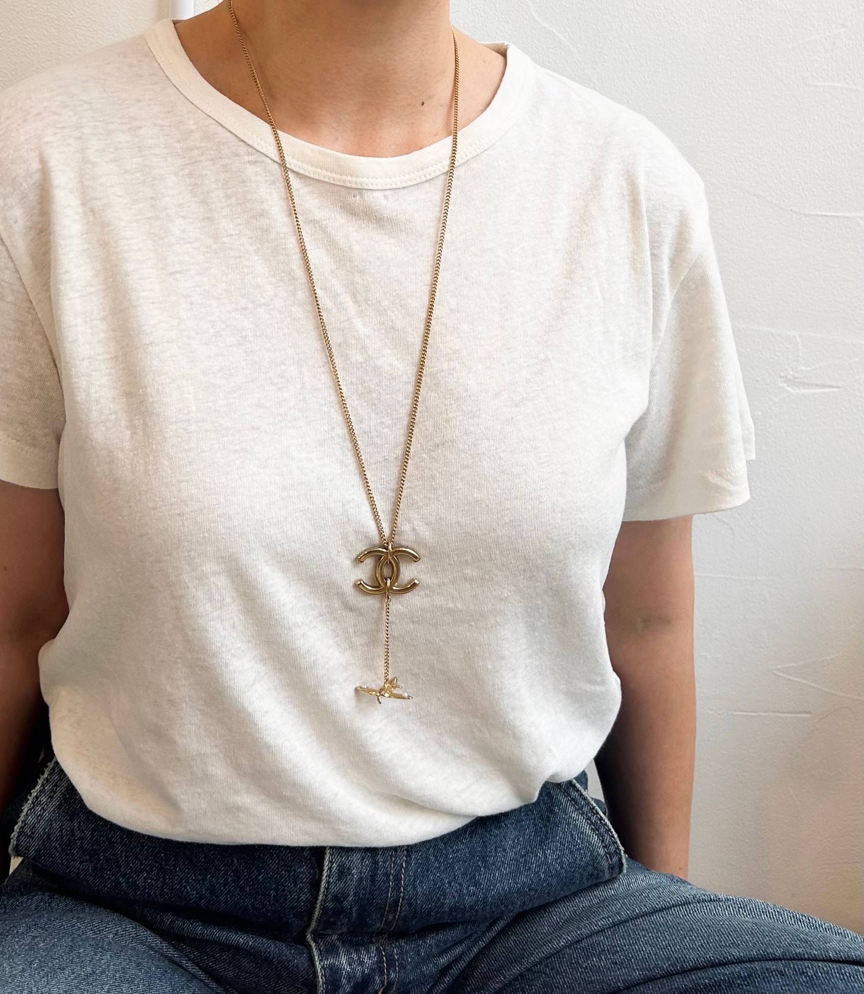 hanger CC airplane drop necklace
