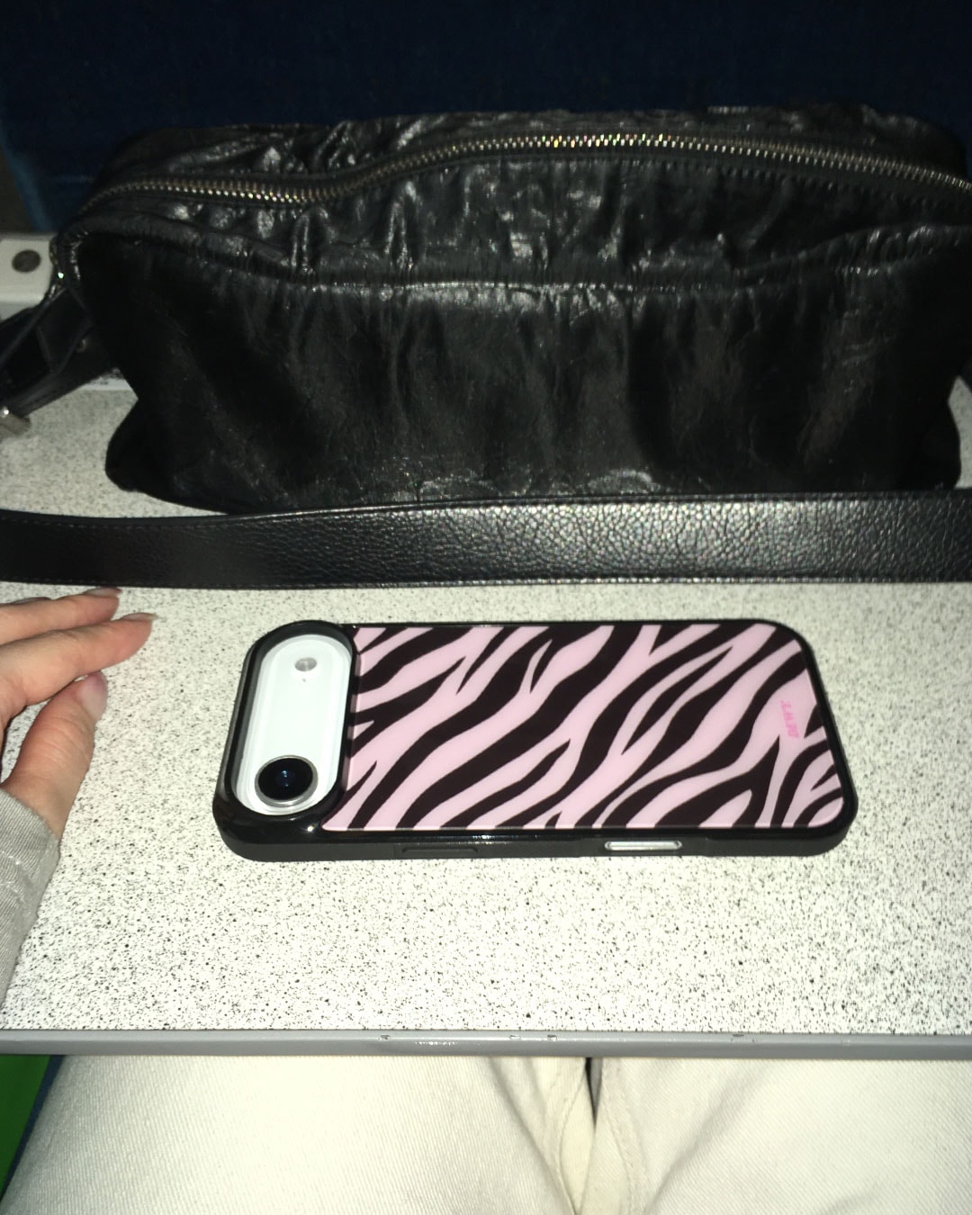pink zebra ๐ฆ (ํ๋ฆฝ, ํด๋)