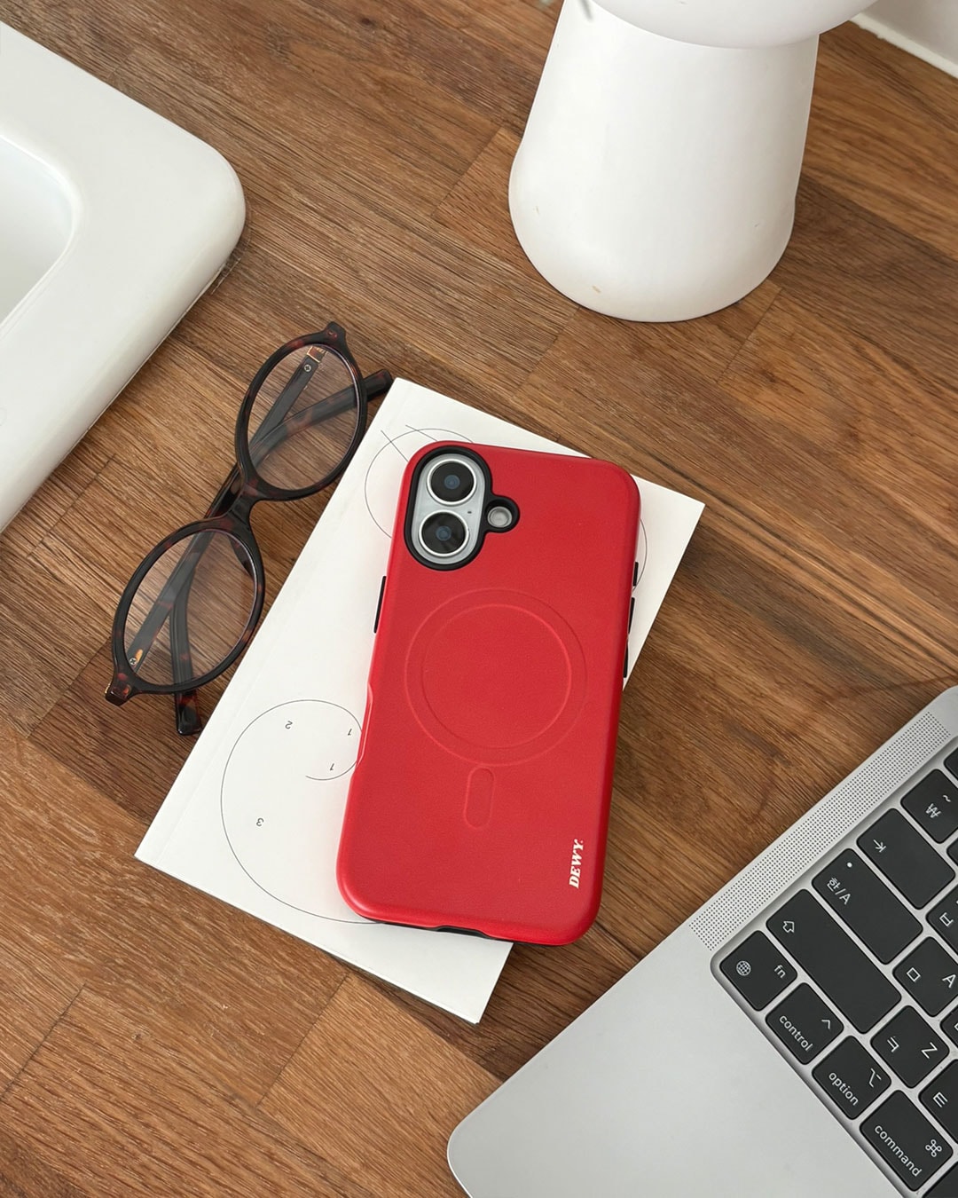 red tough bumper (Magsafe)