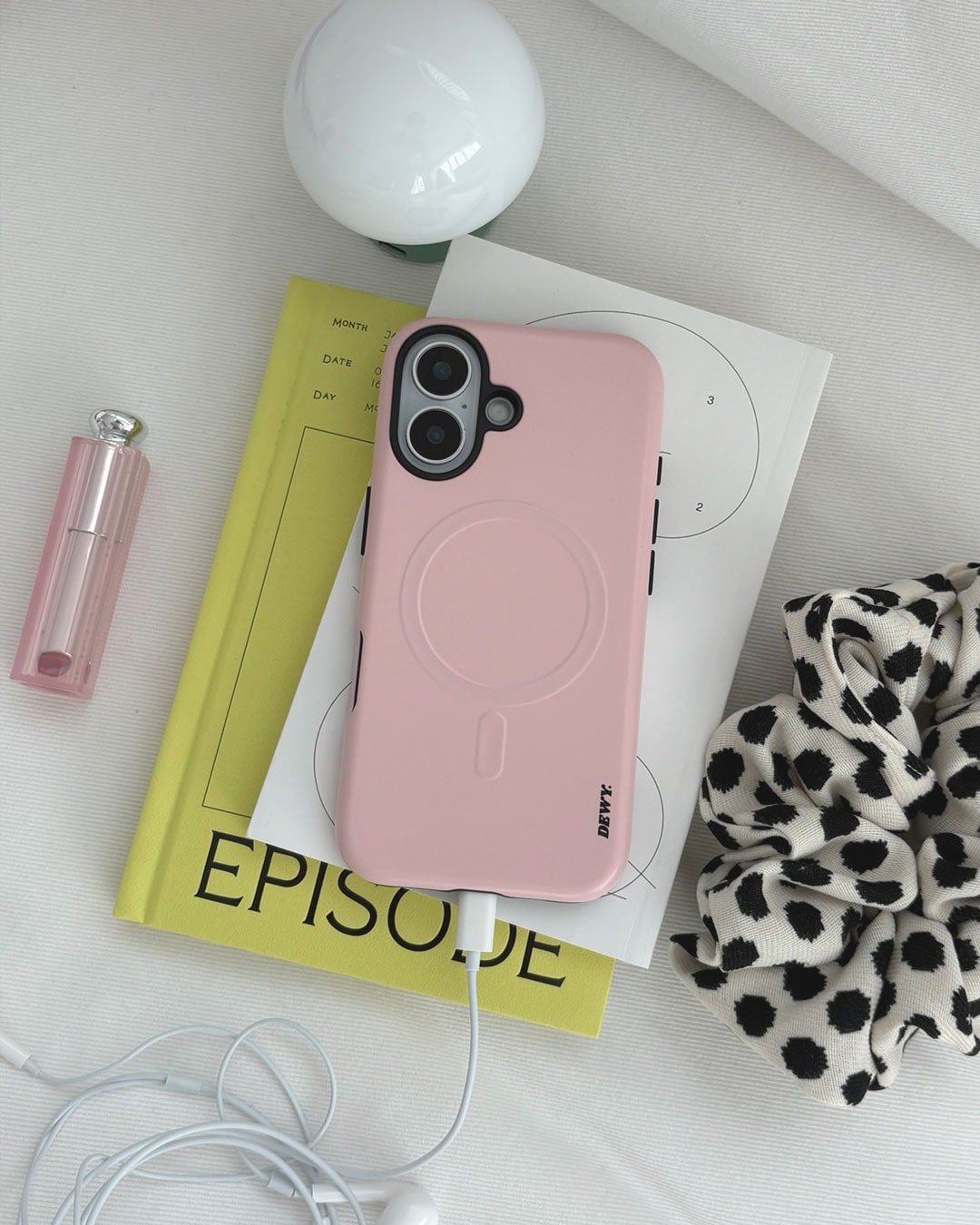 beige pink tough bumper (Magsafe)