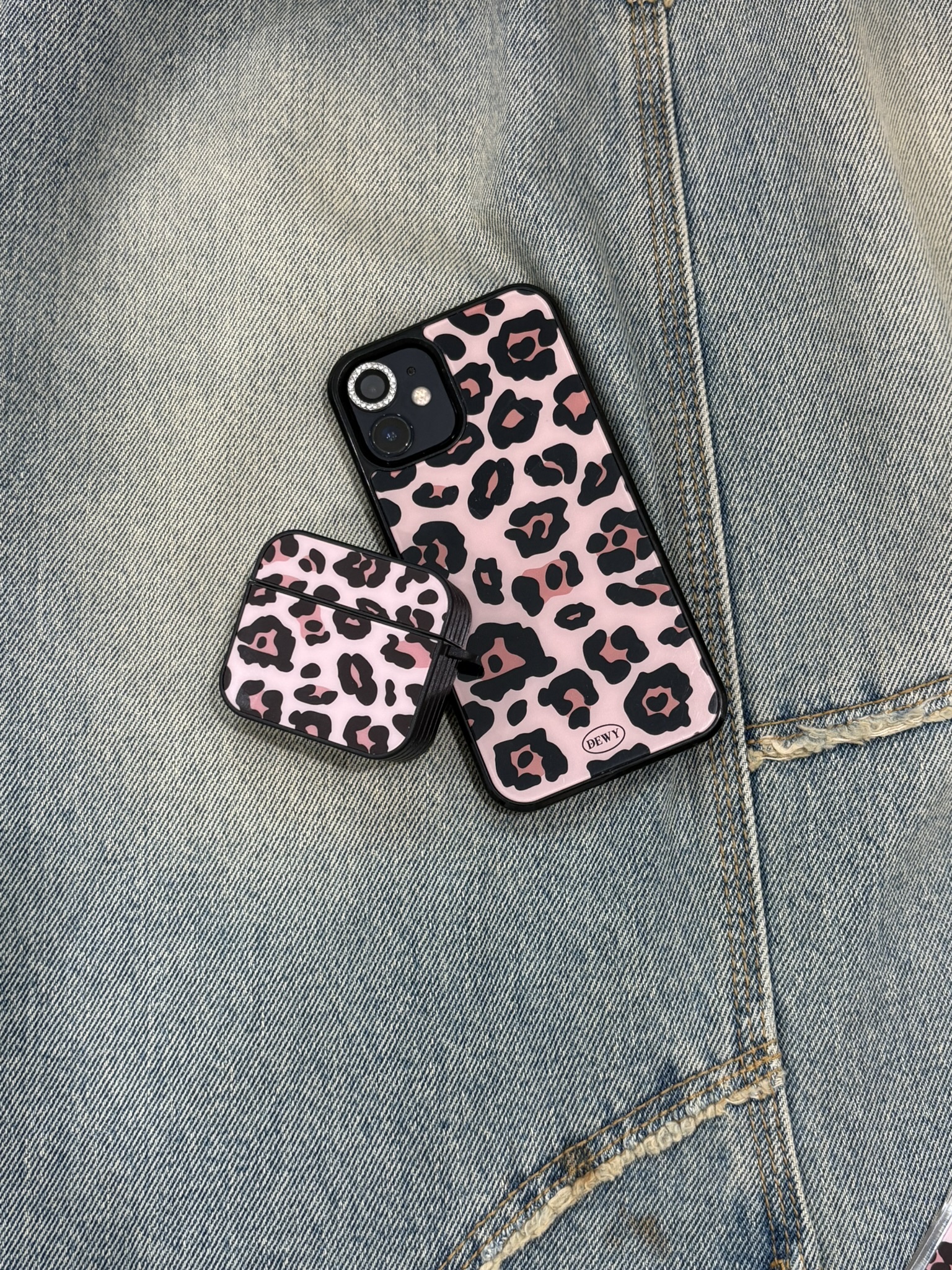 Pink leopard airpods 🐆
