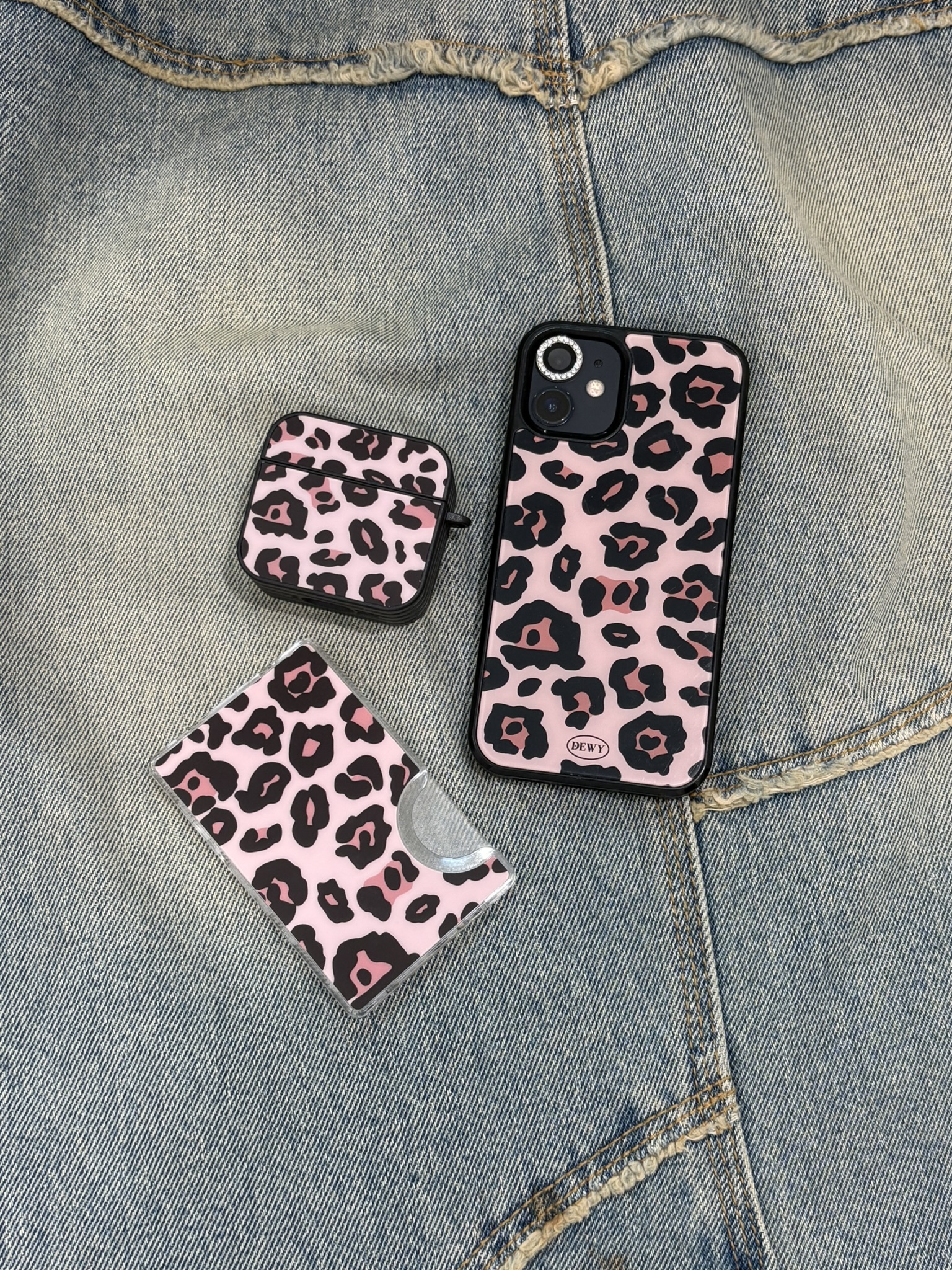 Pink leopard airpods 🐆