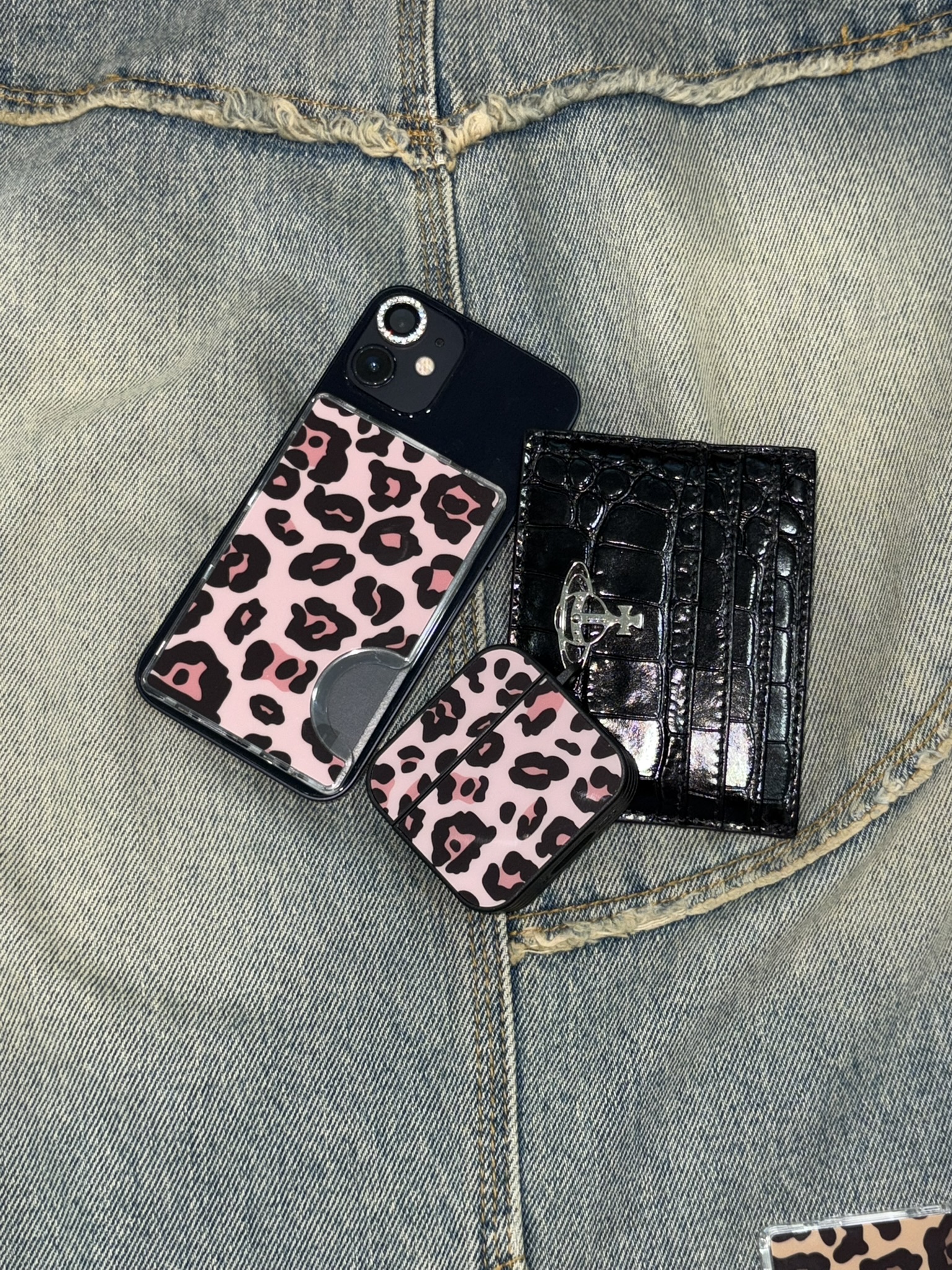 Pink leopard card slot 🐆