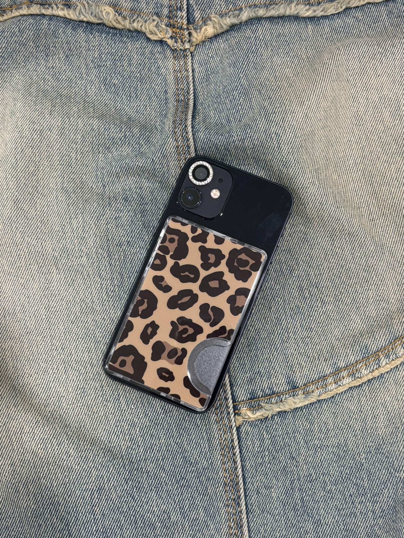 Brown leopard card slot 🐆