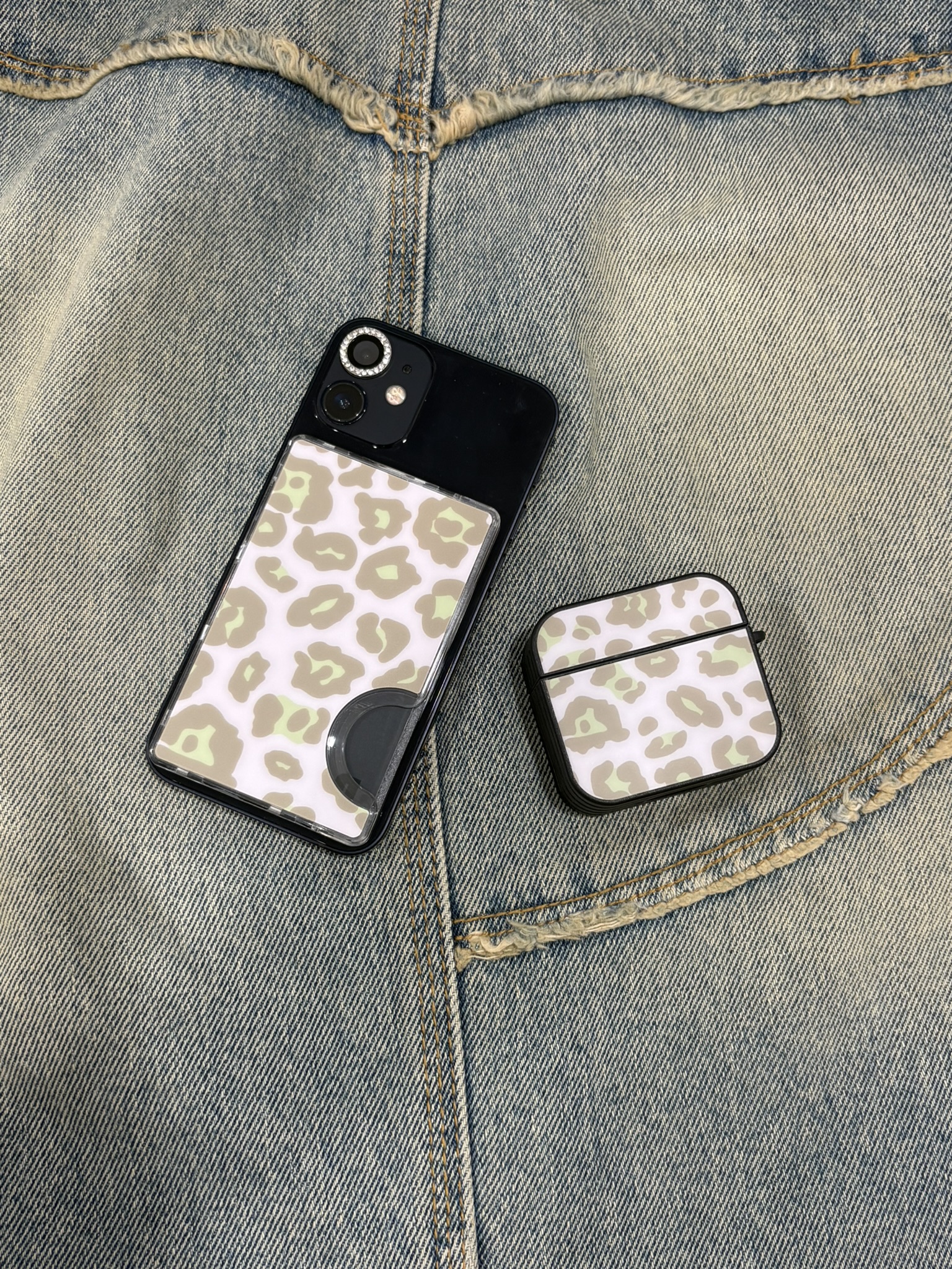 strawberry matcha leopard card slot 🐆