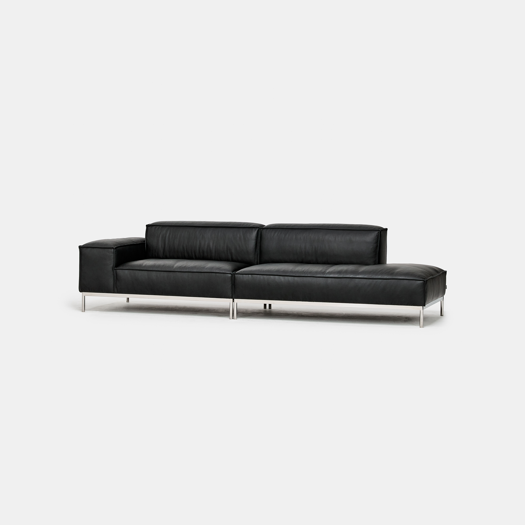 LINEA LOUNGE
