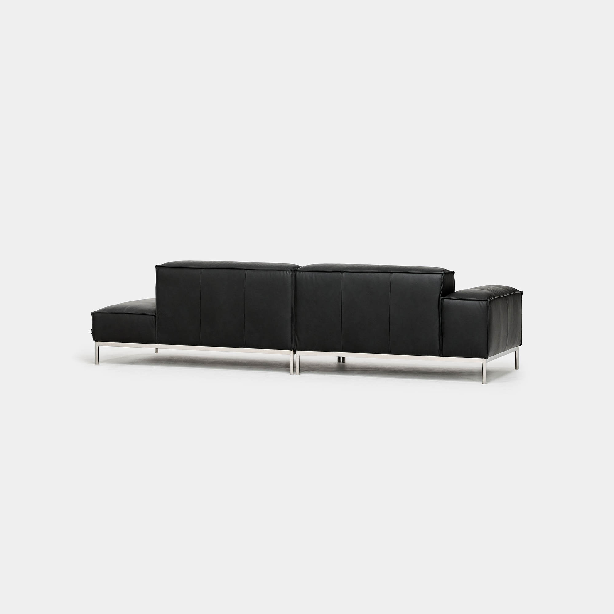 LINEA LOUNGE