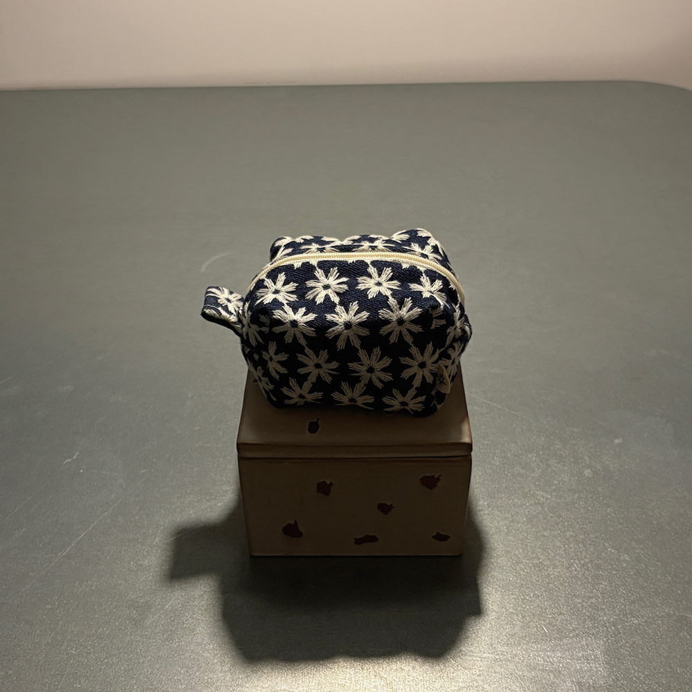 flower dot denim square