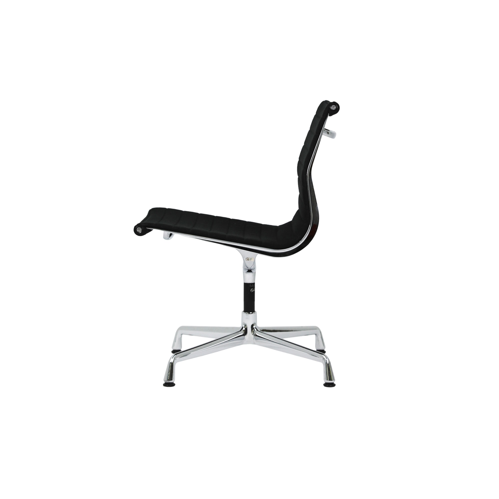 비트라 Vitra | EA 107 (Fabric / Non-Swivel / Black)