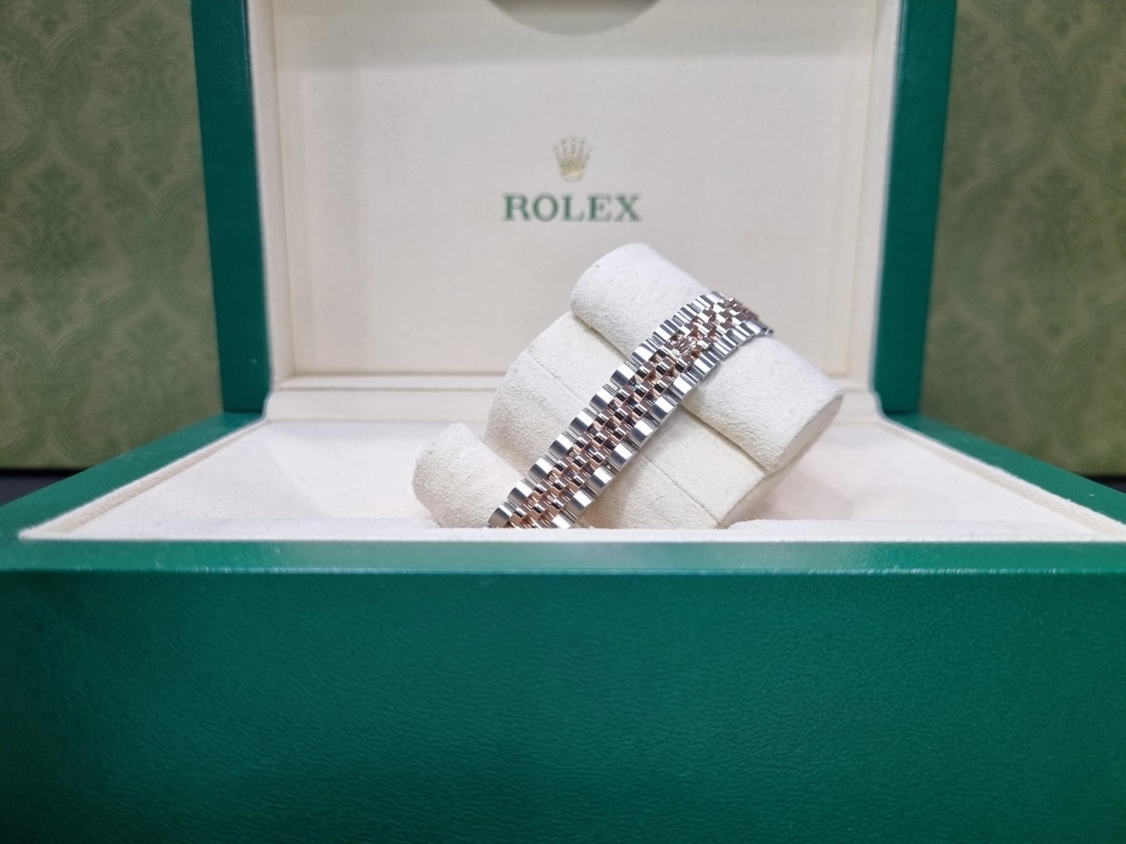 Rolex® Datejust 28 (28mm | 썬더스트 핑크 다이얼 | 스타/별 다이아 인덱스 | 로즈골드 | 플루쥬빌)