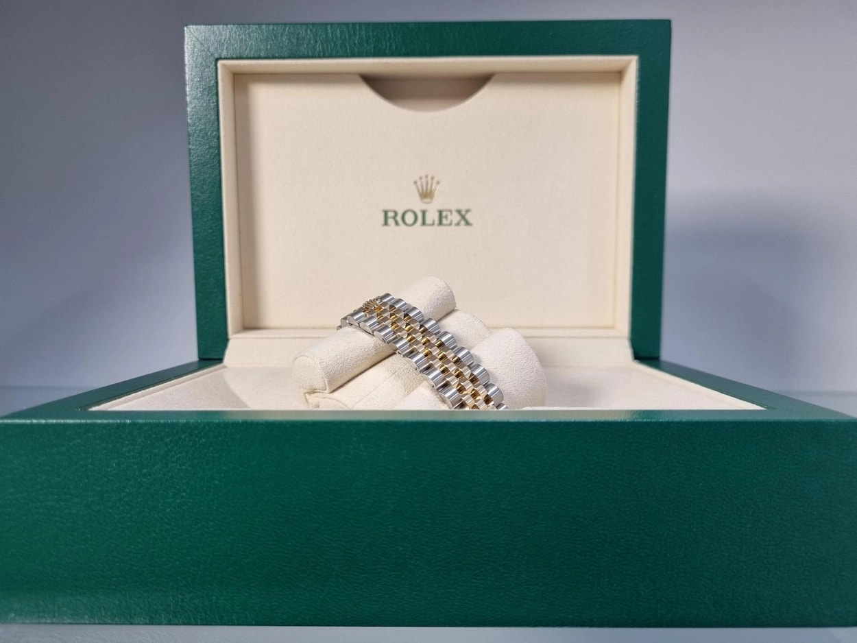 Rolex® Datejust 31 (31mm | 올리브그린 | 6시 다이아 | 플루쥬빌)