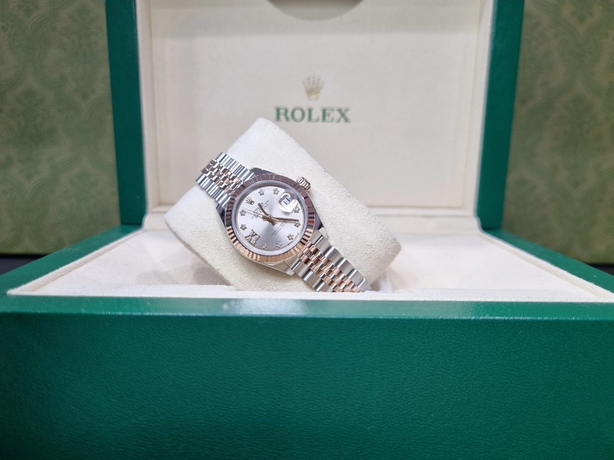 Rolex® Datejust 28 (28mm | 썬더스트 핑크 다이얼 | 스타/별 다이아 인덱스 | 로즈골드 | 플루쥬빌)