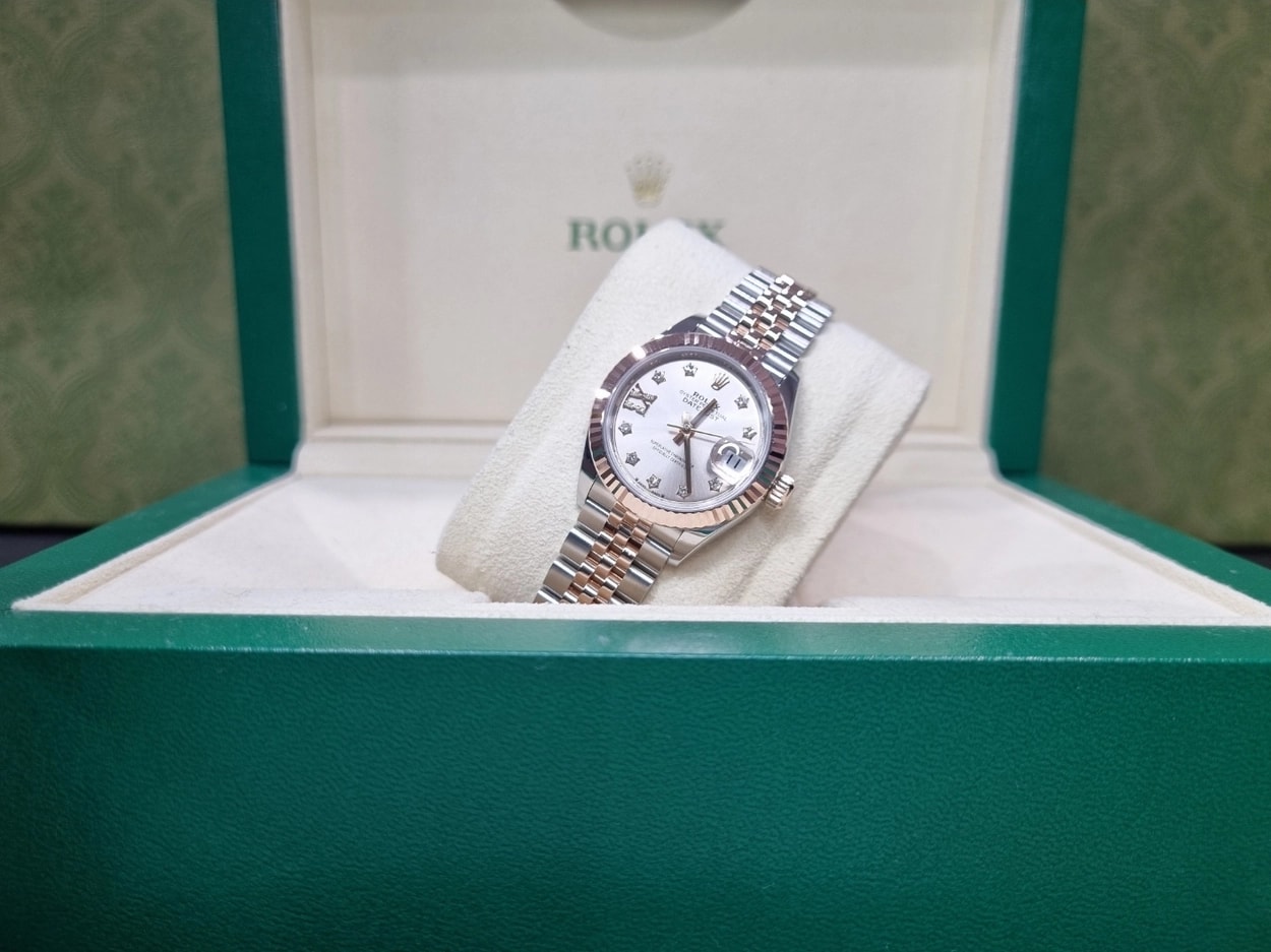 Rolex® Datejust 28 (28mm | 썬더스트 핑크 다이얼 | 스타/별 다이아 인덱스 | 로즈골드 | 플루쥬빌)
