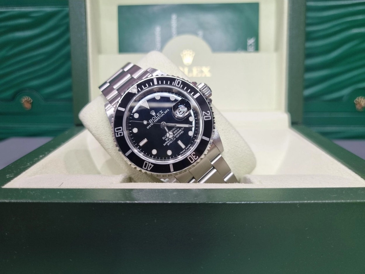 Rolex® Submariner Date (40mm | 블랙 다이얼)