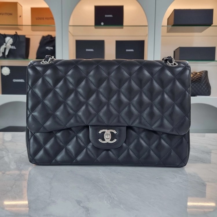 샤넬 | Classic Maxi Flap Bag