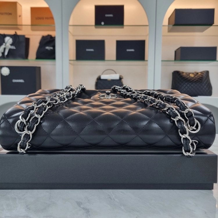 샤넬 | Classic Maxi Flap Bag