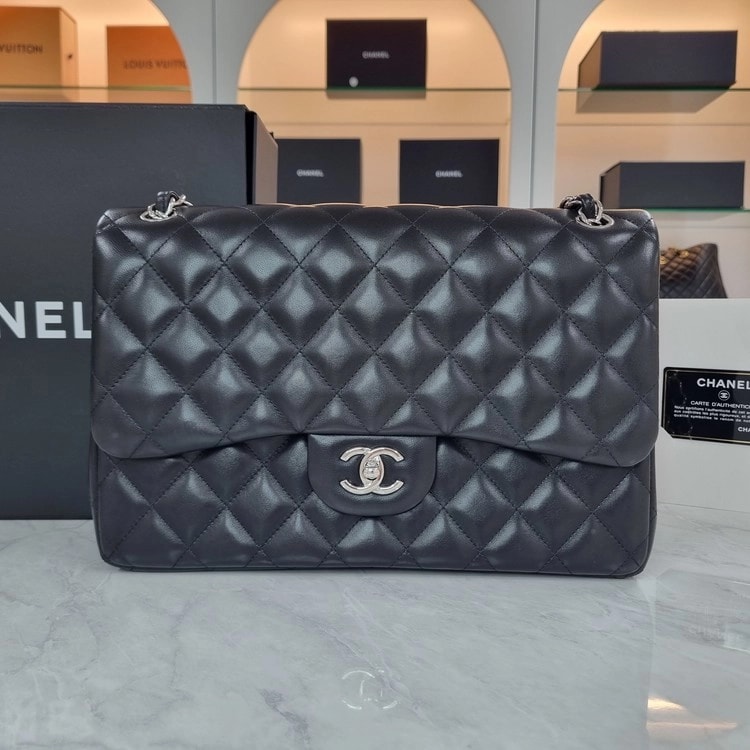 샤넬 | Classic Maxi Flap Bag