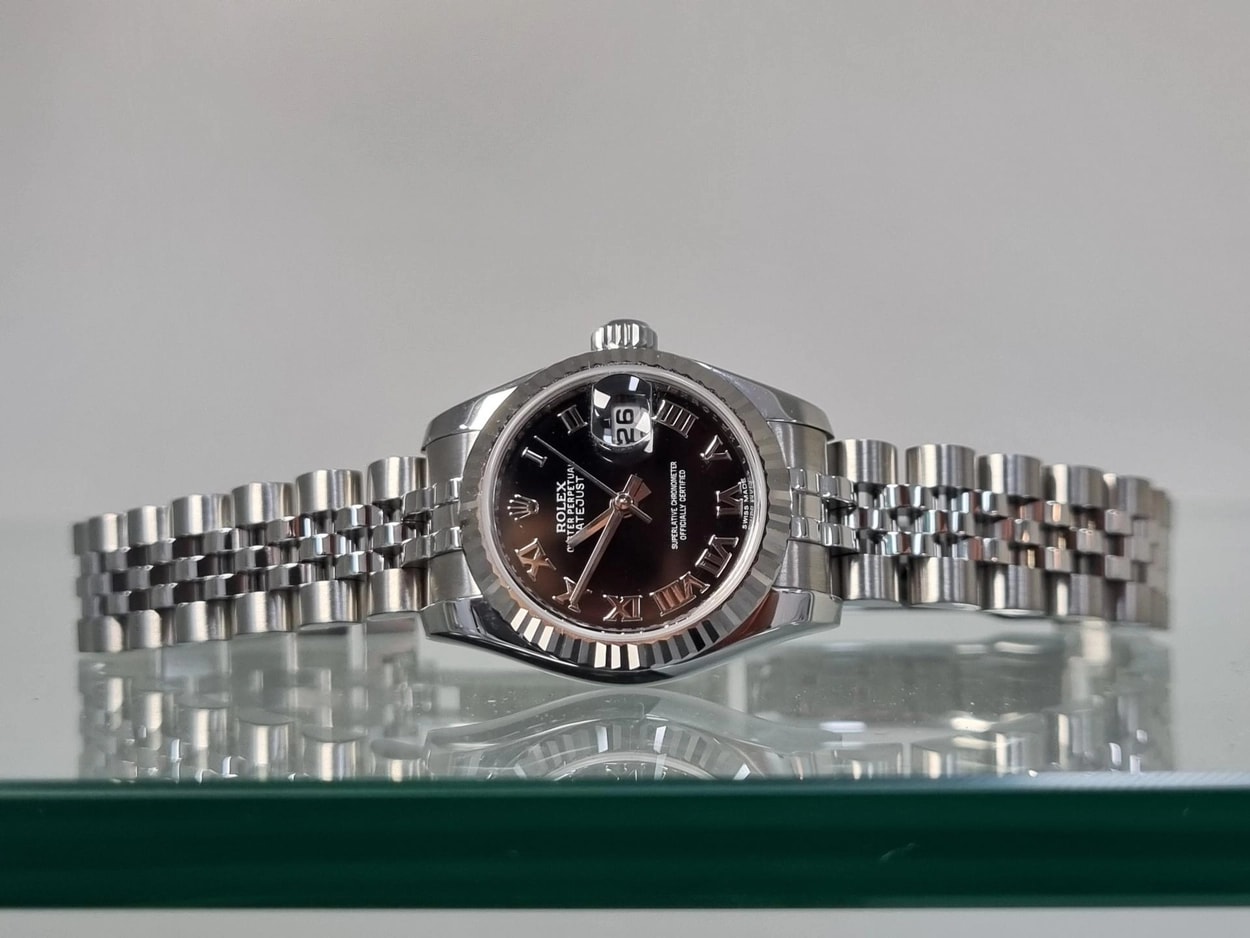 Rolex® Datejust 26mm (26mm | 블랙 다이얼 | 로만 인덱스 | 스틸)