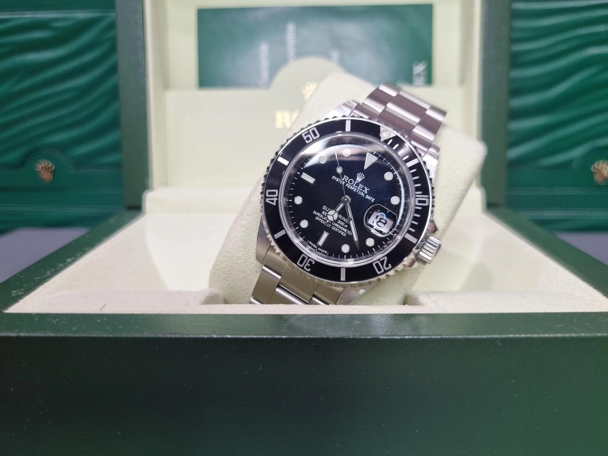 Rolex® Submariner Date (40mm | 블랙 다이얼)