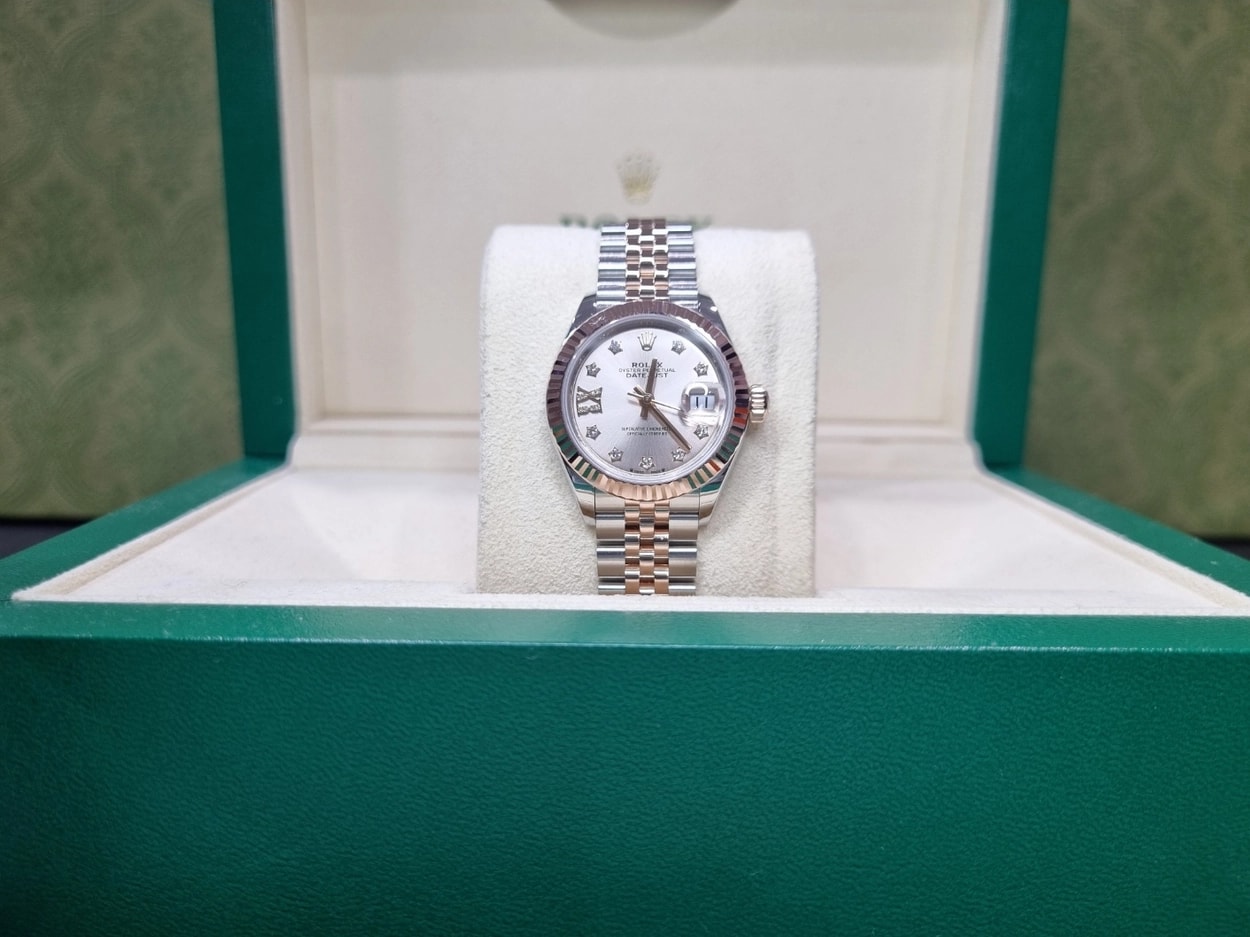 Rolex® Datejust 28 (28mm | 썬더스트 핑크 다이얼 | 스타/별 다이아 인덱스 | 로즈골드 | 플루쥬빌)