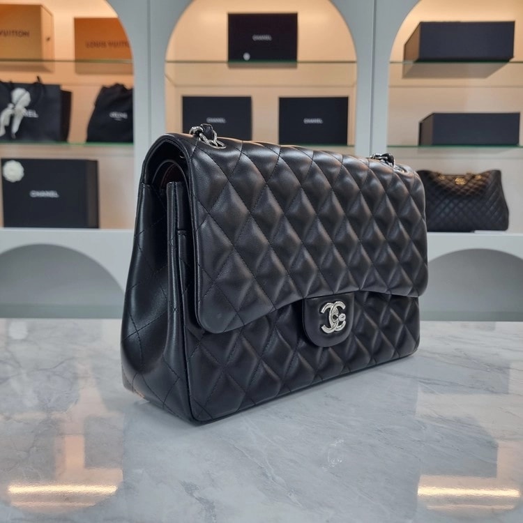 샤넬 | Classic Maxi Flap Bag