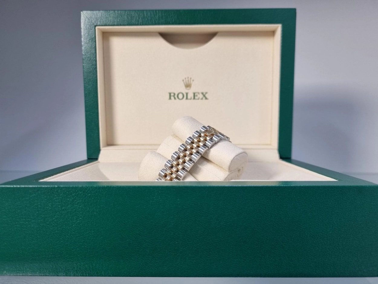 Rolex® Datejust 31 (31mm | 올리브그린 | 6시 다이아 | 플루쥬빌)