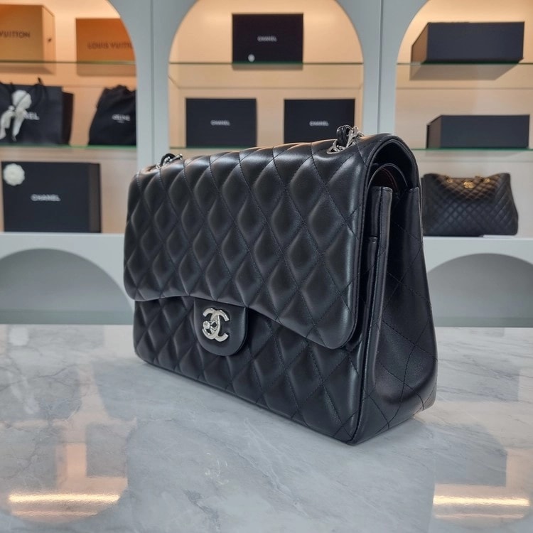 샤넬 | Classic Maxi Flap Bag