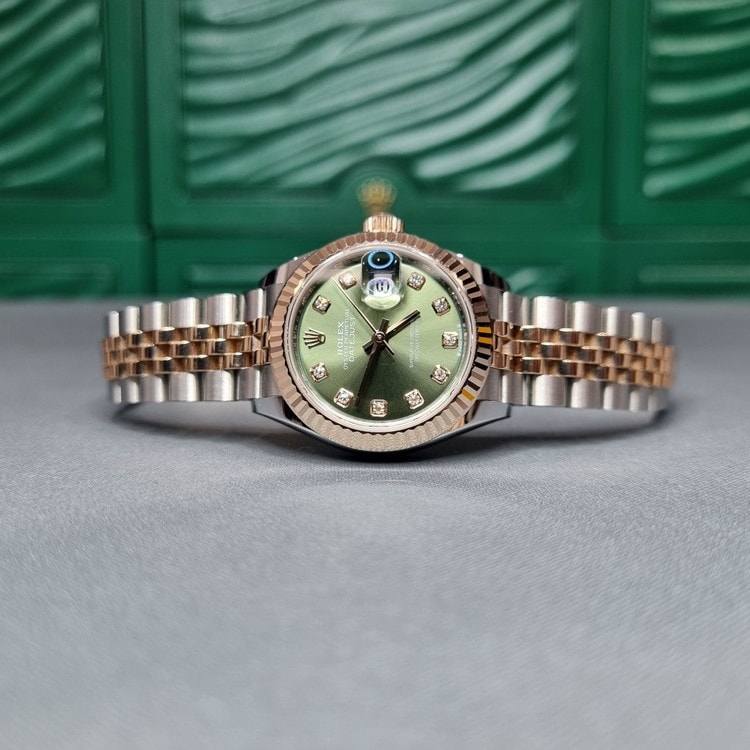 Rolex® Lady-Datejust 28 (28mm | 올리브 그린 다이얼 | 다이아몬드 세팅 인덱스 | 플루쥬빌)